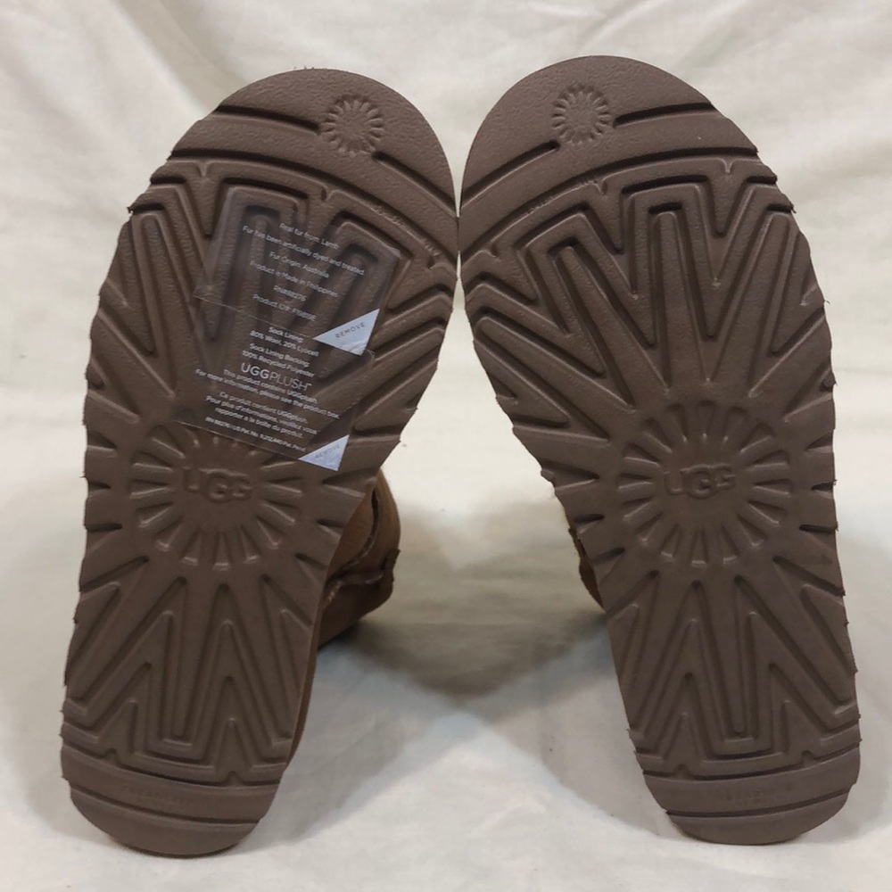 NIB UGG W Bailey Button II Flower Size: 6 & 7 - Picture 8 of 8